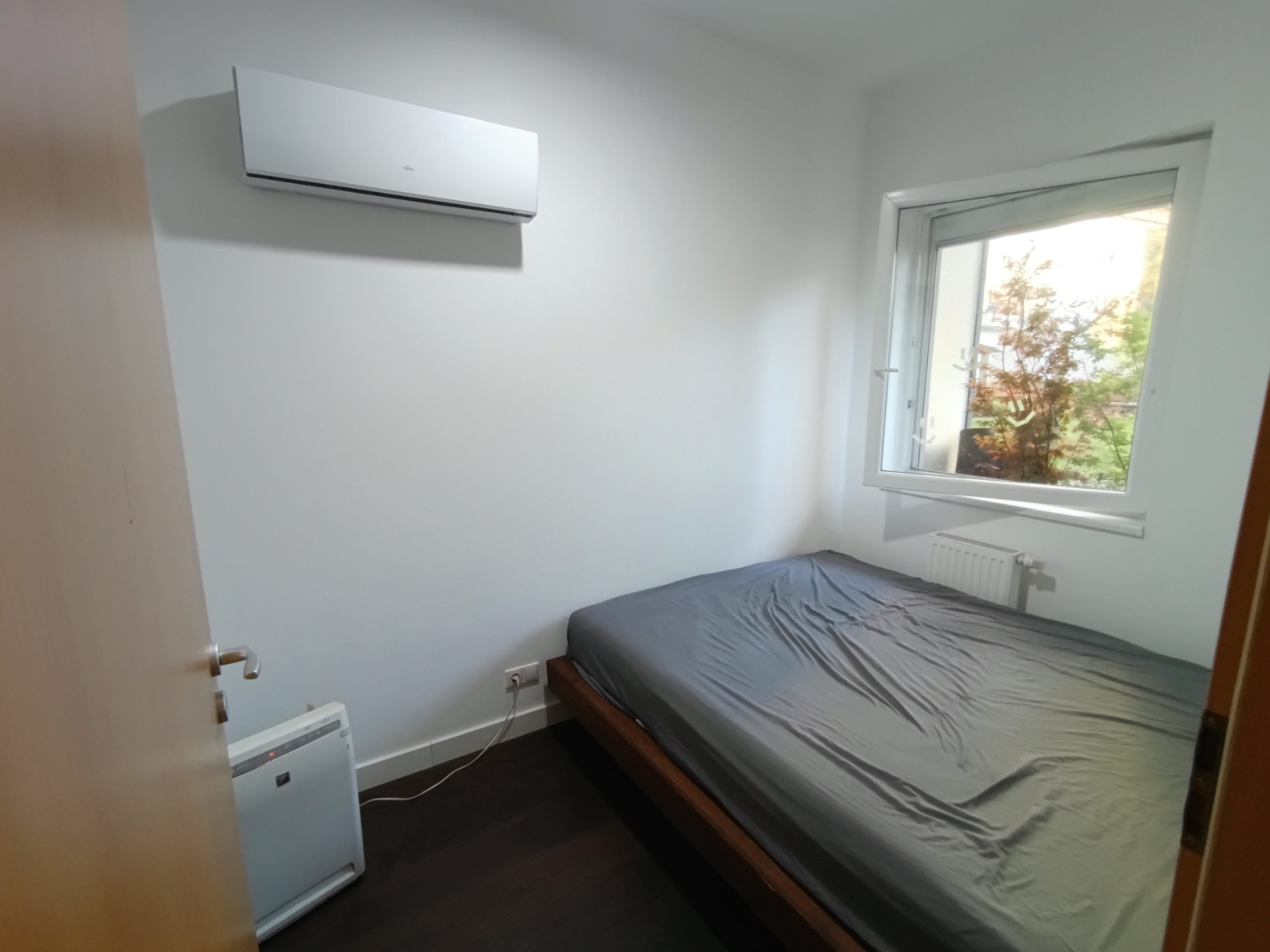 Sleeping alcove with Fujitsu AC