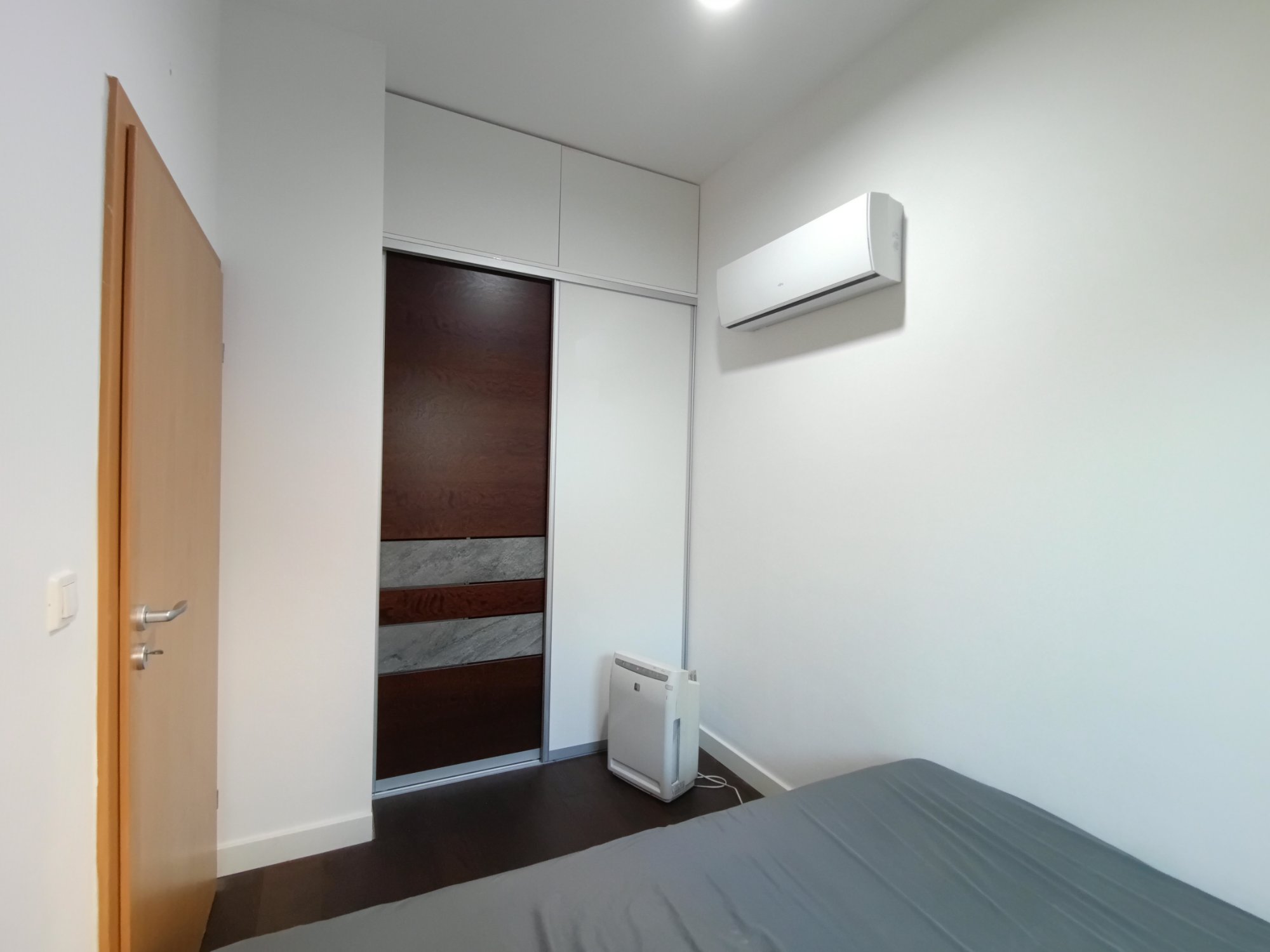 Sleeping alcove with bespoke wardrobe